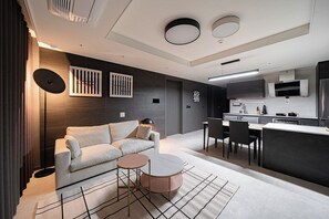 Family Two Rooms | Living room | 65-inch Smart TV with cable channels, TV, heated floors - Le Collective Busan Gijang (Busan)