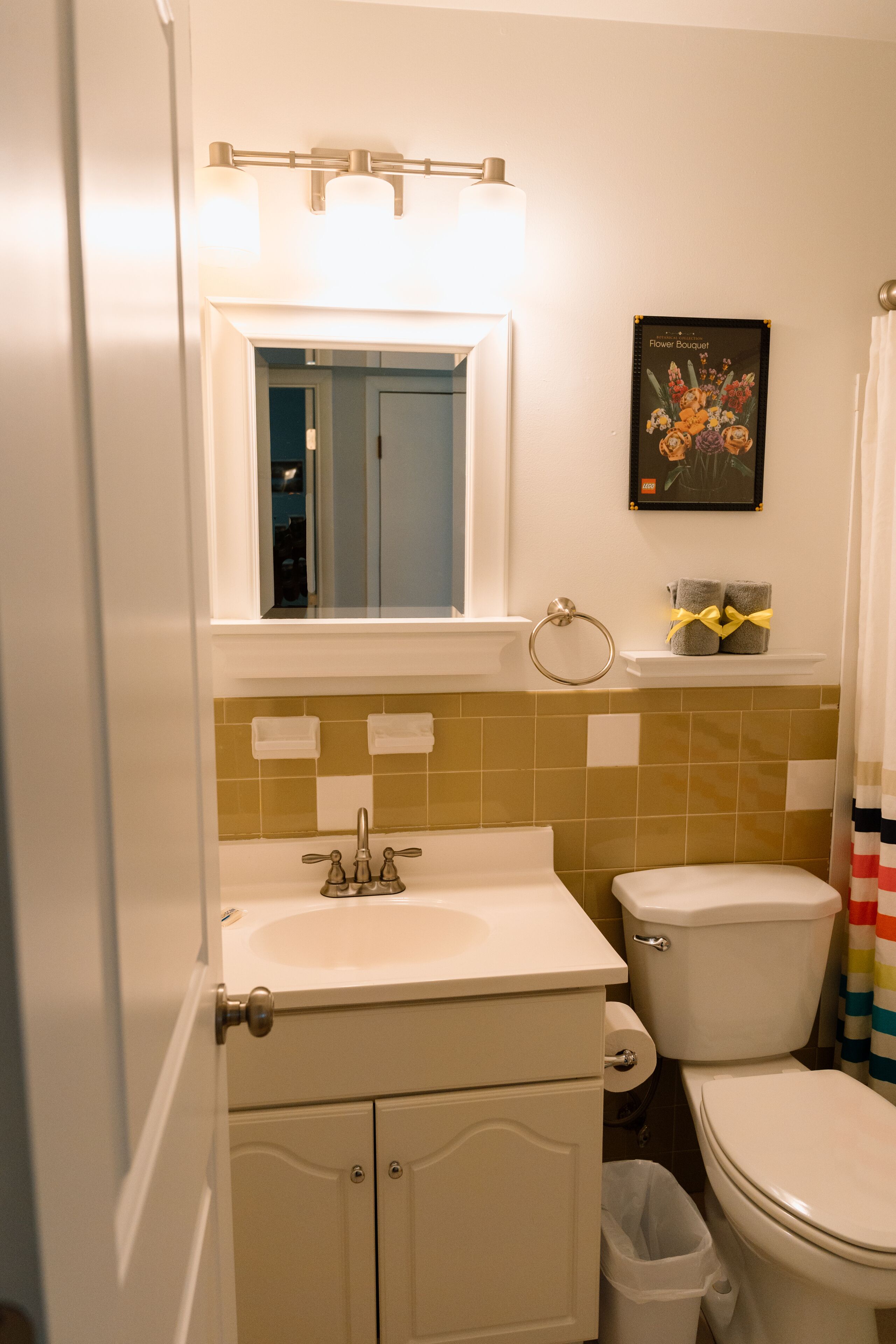 Combined shower/tub, hair dryer, towels, soap