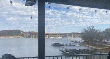 Lake side condo with amazing views!