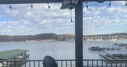 Lake side condo with amazing views!