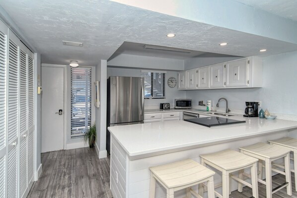 Fridge, microwave, oven, stovetop