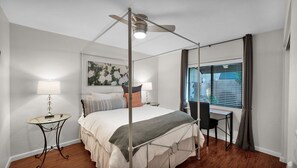 3 bedrooms, desk, iron/ironing board, free WiFi