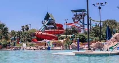 Luxury Family Getaway w Private Pool