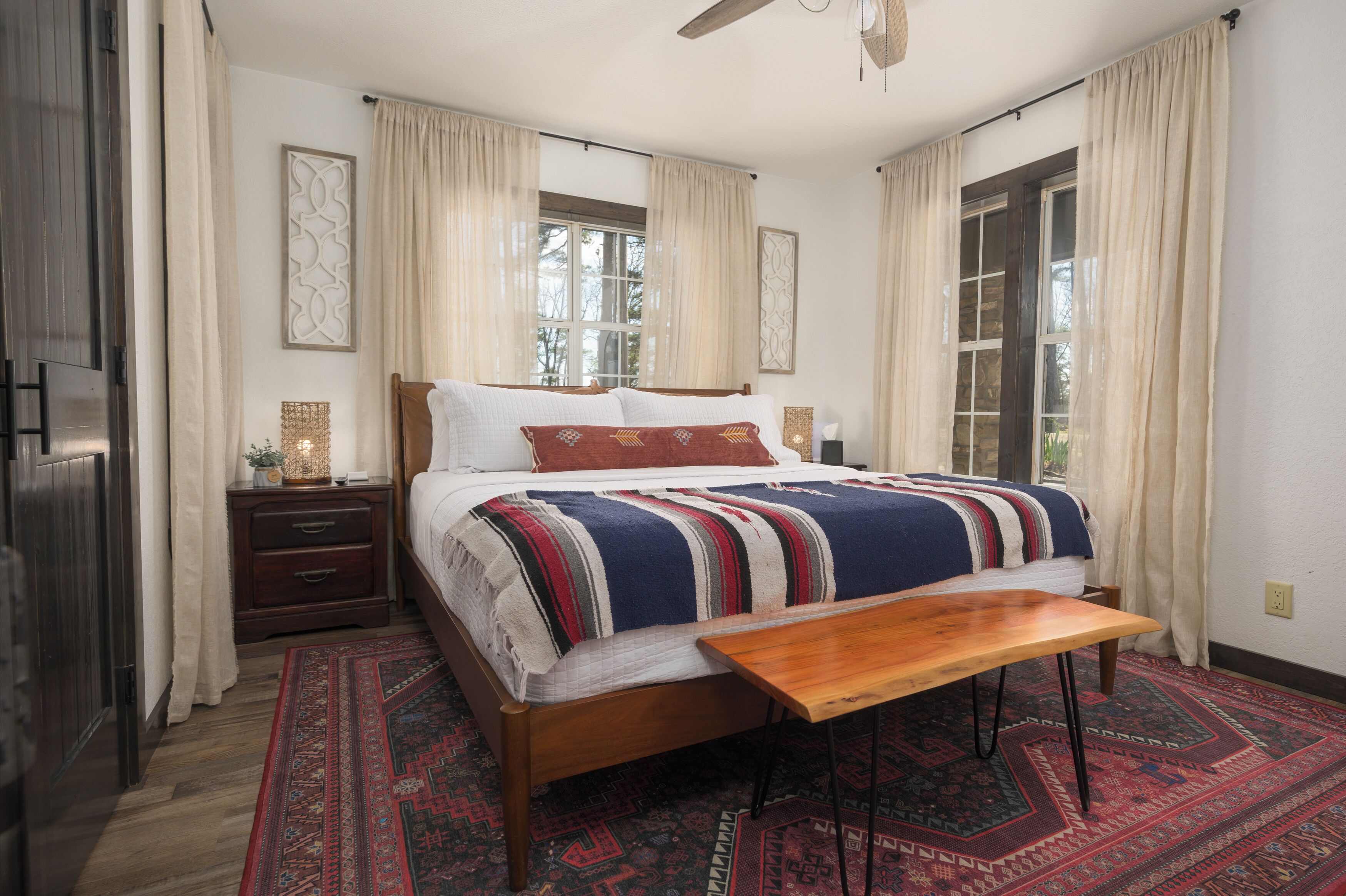 3 bedrooms, desk, travel crib, free WiFi