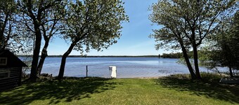 Lakefront Cottage on South Manistique Lake