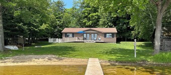 Lakefront Cottage on South Manistique Lake