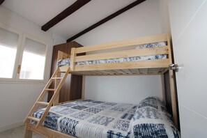 2 bedrooms - APART CALMA Ideal house for your holidays near the sea, free wifi, air conditionin (optional), pets allowed, dog’s beach (Delta de l'ebre)