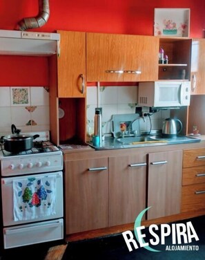 Microwave, oven, electric kettle, cookware/dishes/utensils