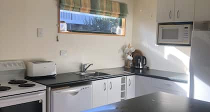 Sunny, private getaway in Naseby
