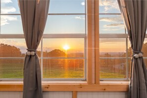 Interior - Chasing Views Tiny House (Dandridge)