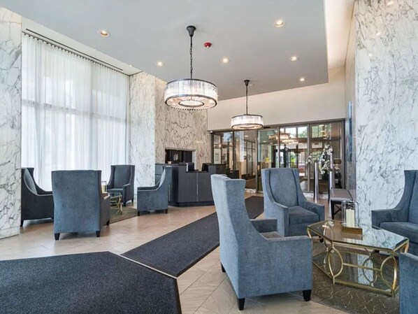 Lobby - Trendy Lakeview 1BR w/ Deck, Pool & Gym, nr Lincoln Park, by Blueground (Chicago)