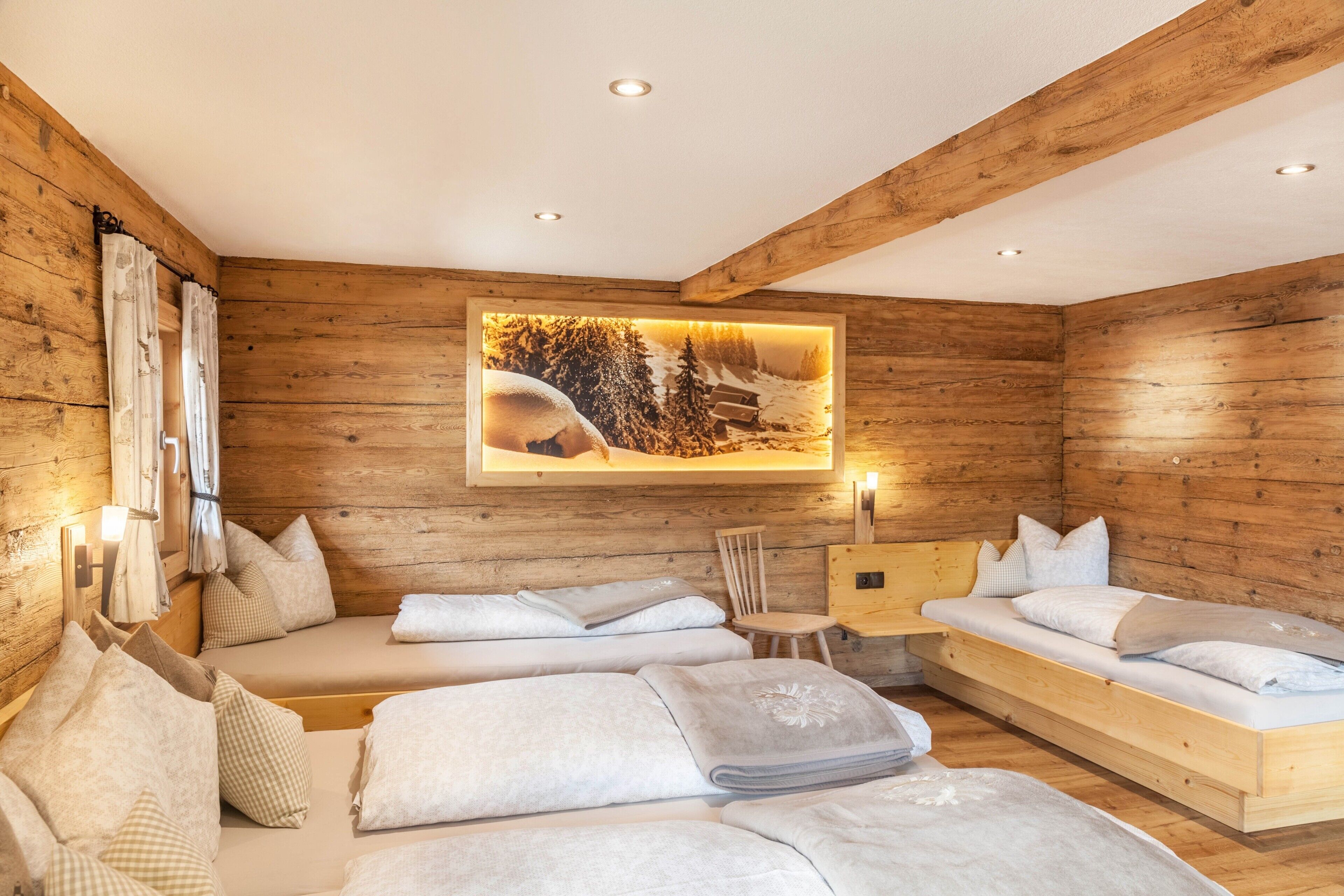 4 bedrooms, free WiFi, bed sheets