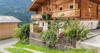 Ferienhaus Neuhaus Alm mit Bergblick, offener Terrasse und WLAN