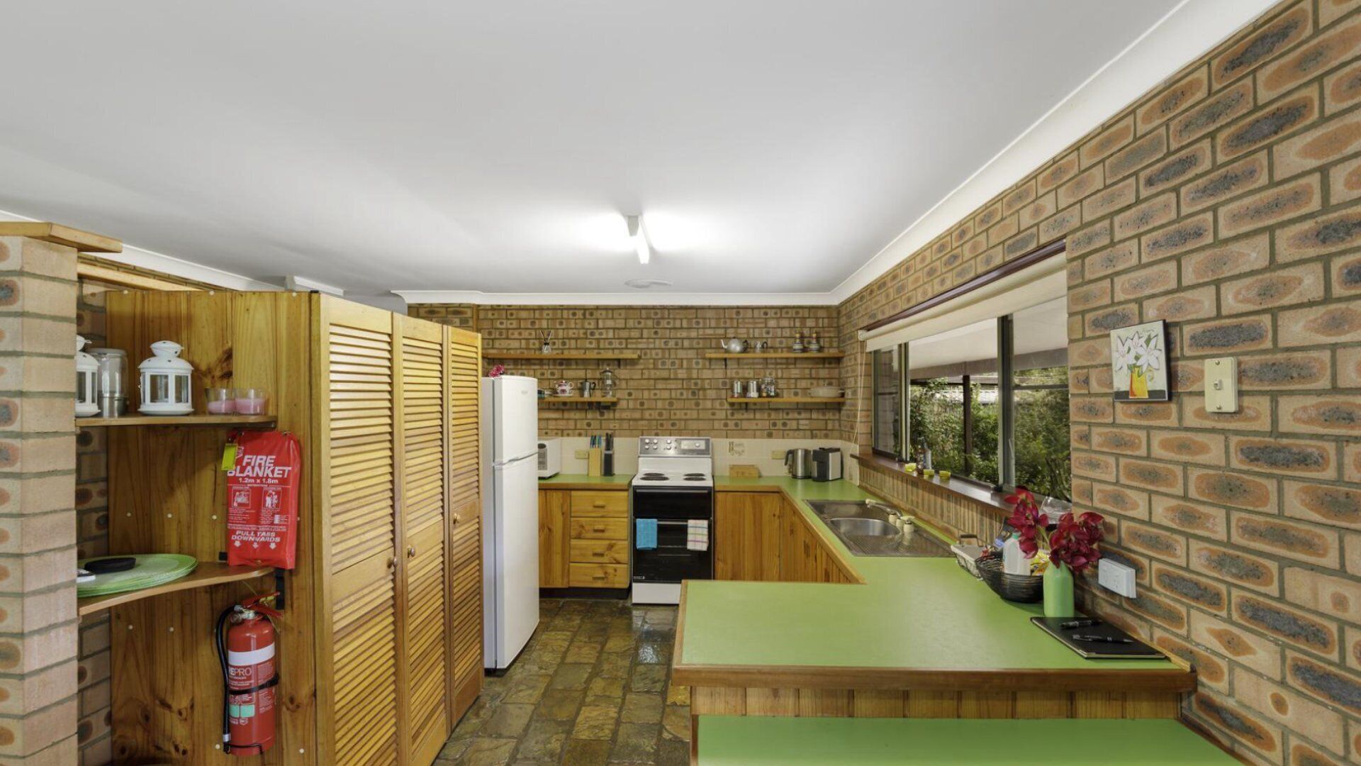 電子レンジ、オーブン、コ ンロ、トースター