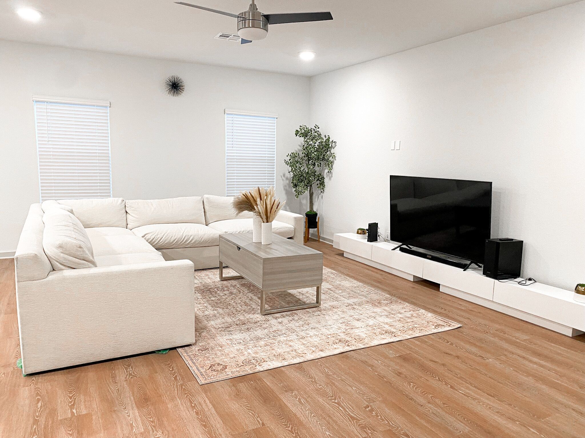 Spacious & Modern Home in SMTX-10 MINS to DT/ TXST