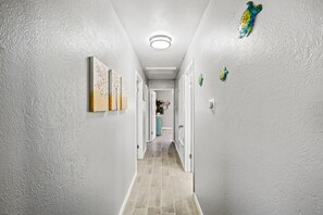 Interior - Pet&Family-Friendly | Newly Remodeled 4BR/2BA house | @Downtown& 8 mins to beach (Corpus Christi)