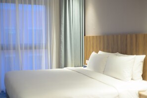 Classic Double or Twin Room - GOLDEN TULIP (Taichung)
