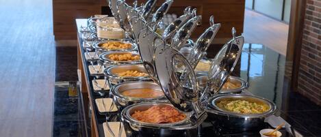 Free daily self-serve breakfast