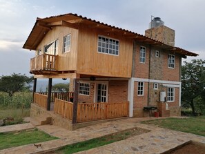 Front of property - Cabañas San José de la Montaña (Marcos Castellanos)