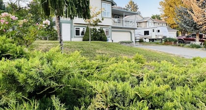 Merritt Crown Hill - 1 bedroom w/AC Suite 100