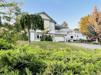 Merritt Crown Hill - 1 bedroom w/AC Suite 100