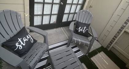 **5mins from NRG Stadium** Cozy 2 BDRM Condo/ 5mins away from Med Cntr