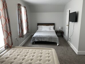1 habitación, tabla de planchar con plancha, wifi gratis y ropa de cama 