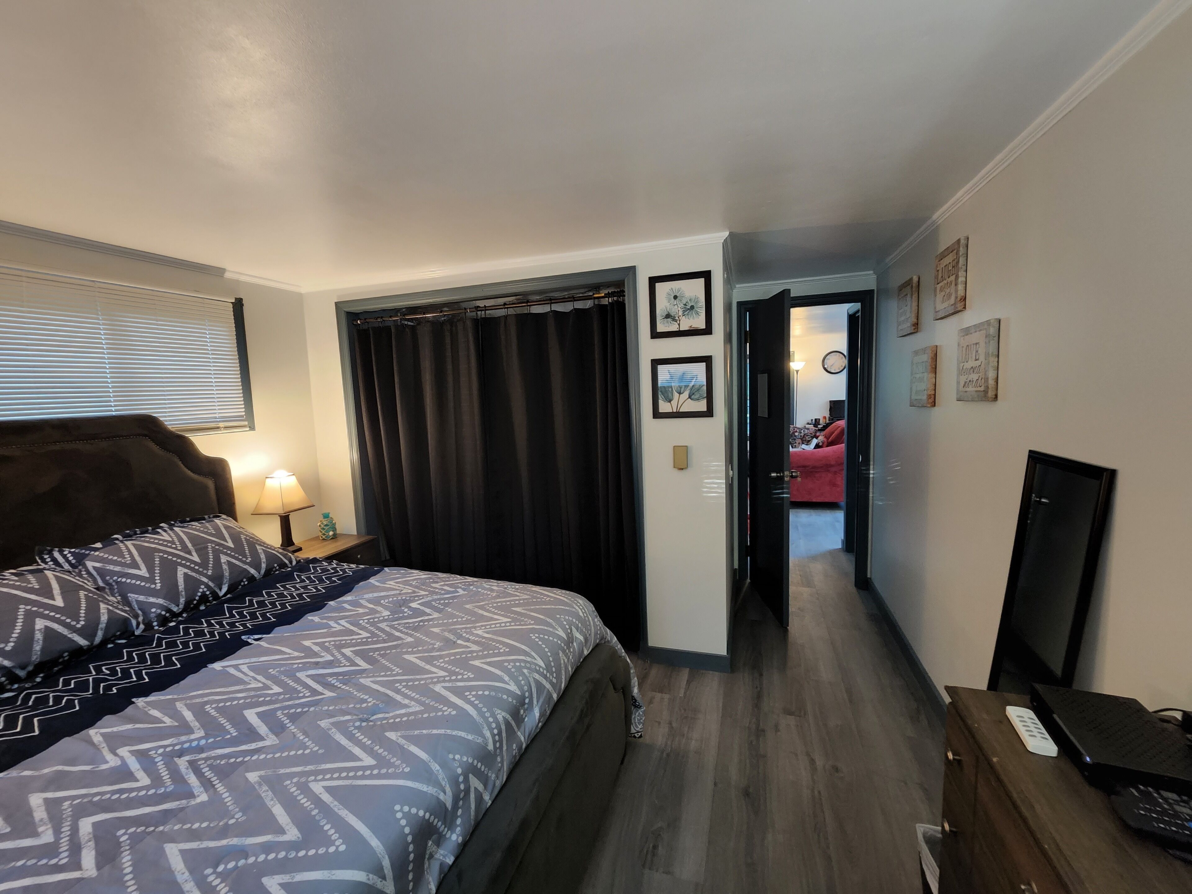 1 dormitorio, escritorio, tabla de planchar con plancha y wifi gratis