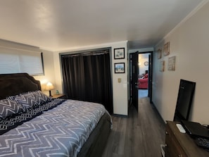 1 bedroom, desk, iron/ironing board, free WiFi - Cottage on the Country Club (Oneonta)