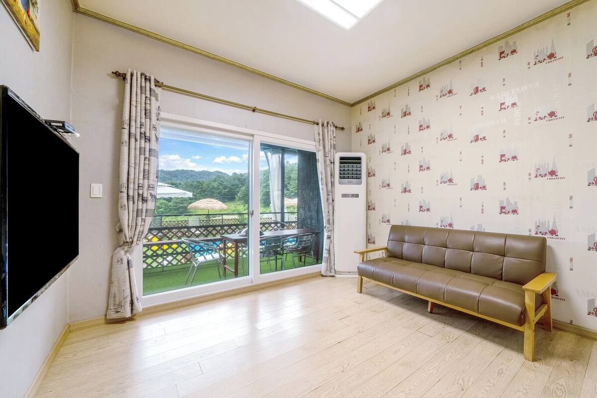 Basic Room, 1 Bedroom (102) | 1 bedroom, free WiFi