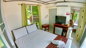 Standard Duplex | Blackout drapes, WiFi (free), bed sheets