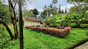 Kawasan main kanak-kanak – terbuka