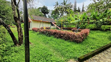 Children’s play area – outdoor