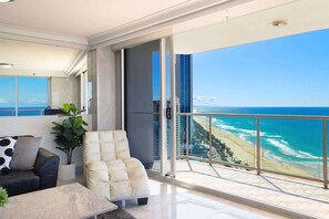 Property grounds - 30A Peninsula Summary (Surfers Paradise)