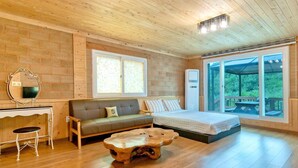 Exterior - Hongcheon Stonebrown Pension (Hongcheon)