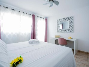 4 dormitorios, tabla de planchar con plancha, Internet y ropa de cama