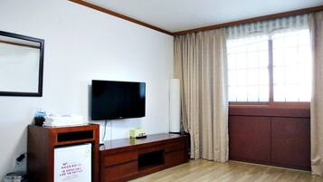 Room (Superior Ondol) | 1 bedroom, free WiFi, bed sheets