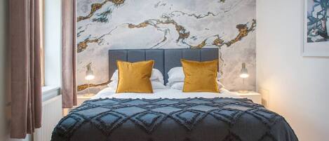 4 bedrooms, desk, iron/ironing board, free WiFi