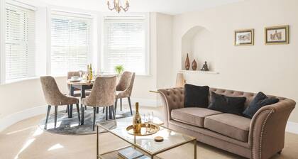 Stunning 2 bedroom apartment in fantastic location