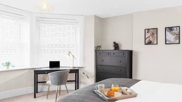 2 bedrooms, desk, iron/ironing board, free WiFi