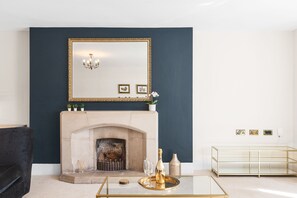 Interior - Stunning 2 bedroom apartment in fantastic location (Bristol)