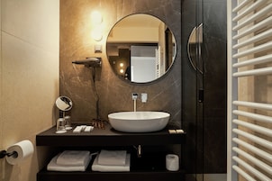 Standard Double or Twin Room | Bathroom | Free toiletries, hair dryer, slippers, towels