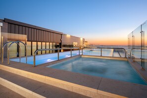 Seasonal outdoor pool - Hotel Cielo (Siheung)