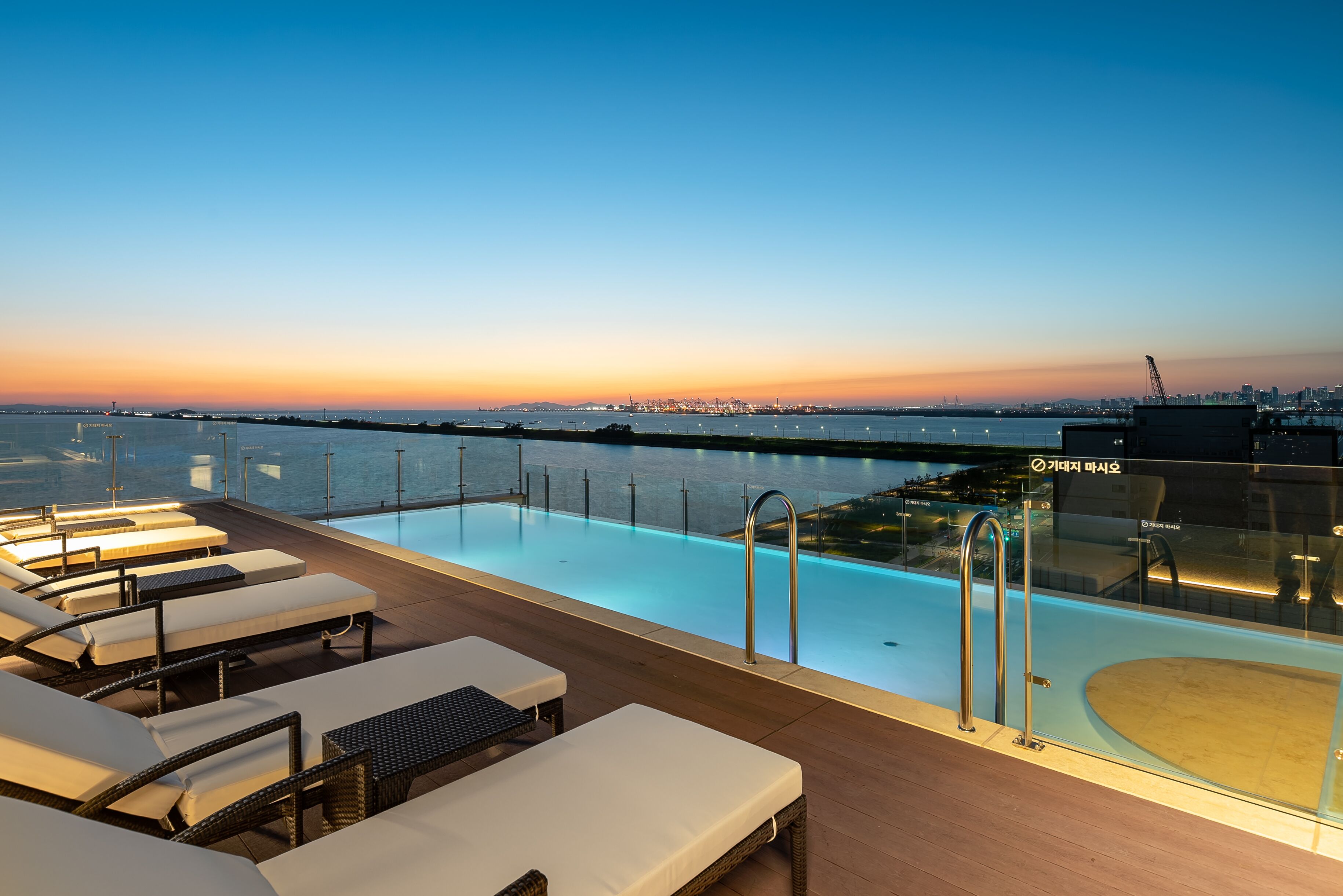 Piscina externa sazonal