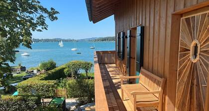 Garden Suite with cozy eat-in kitchen and lake view