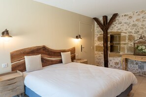 5 bedrooms, travel crib, free WiFi