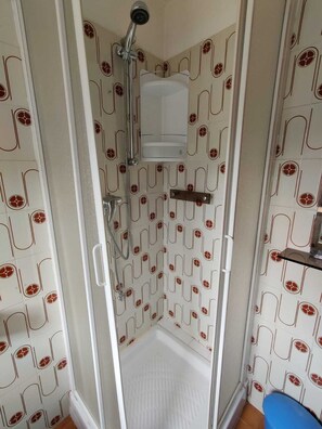 Combined shower/bathtub, hair dryer, bidet, toilet paper - Ski chalet cervinia 7 persons Apartment down ski in/out at piste no. 5 (Breuil-Cervinia)