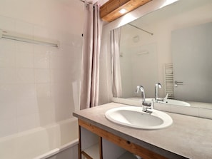 Towels - Comfortable 2 Rooms + Cabin, Pets Allowed, Ski-in/Ski-out (La Tania)