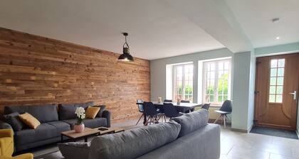 Renovated Rural Farmhouse for 6, Near Hiking Trails & Historic Cities