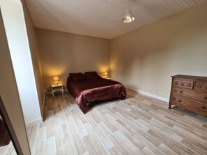 2 bedrooms, free WiFi, bed sheets